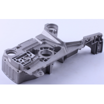 Картер правый для китайской бензопилы 4300/4500